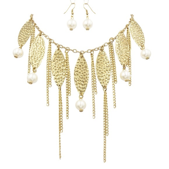 Dramatic Gold Leaf Drop Pearl Necklace Earring Set - Picture 1 of 3
